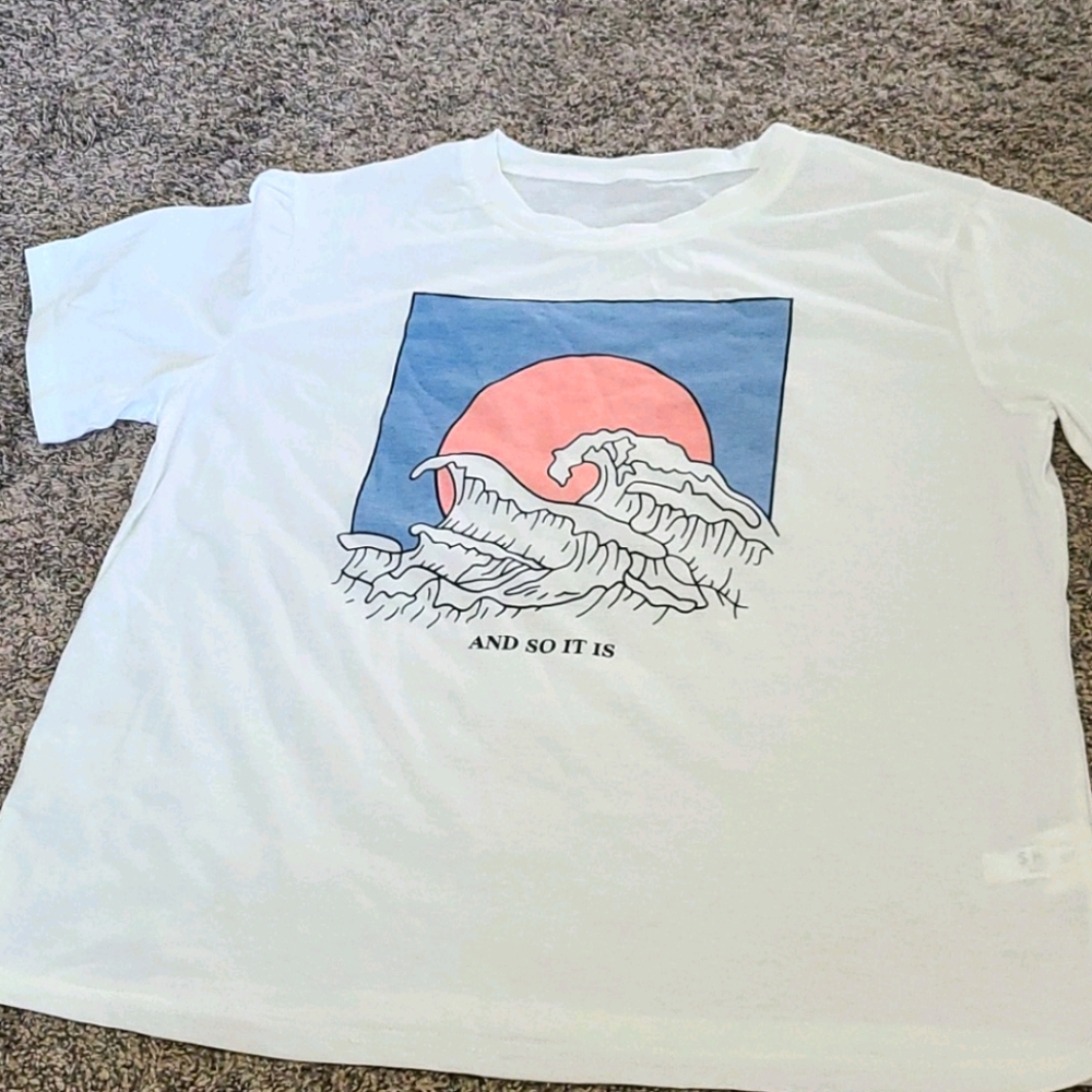 Never worn shein wave tshirt